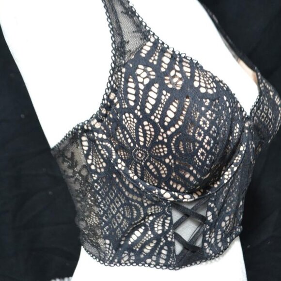 Victoria's Secret Very Sexy Unlined Demi Bra - Picture 2 of 3